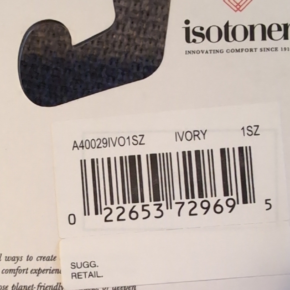 Isotoner Ivory Cable Knit Gloves - Picture 5 of 5